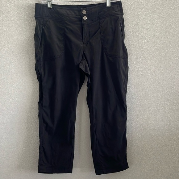Athleta Pants - Athleta Trekkie Capri Hiking Trail Pants Size 8